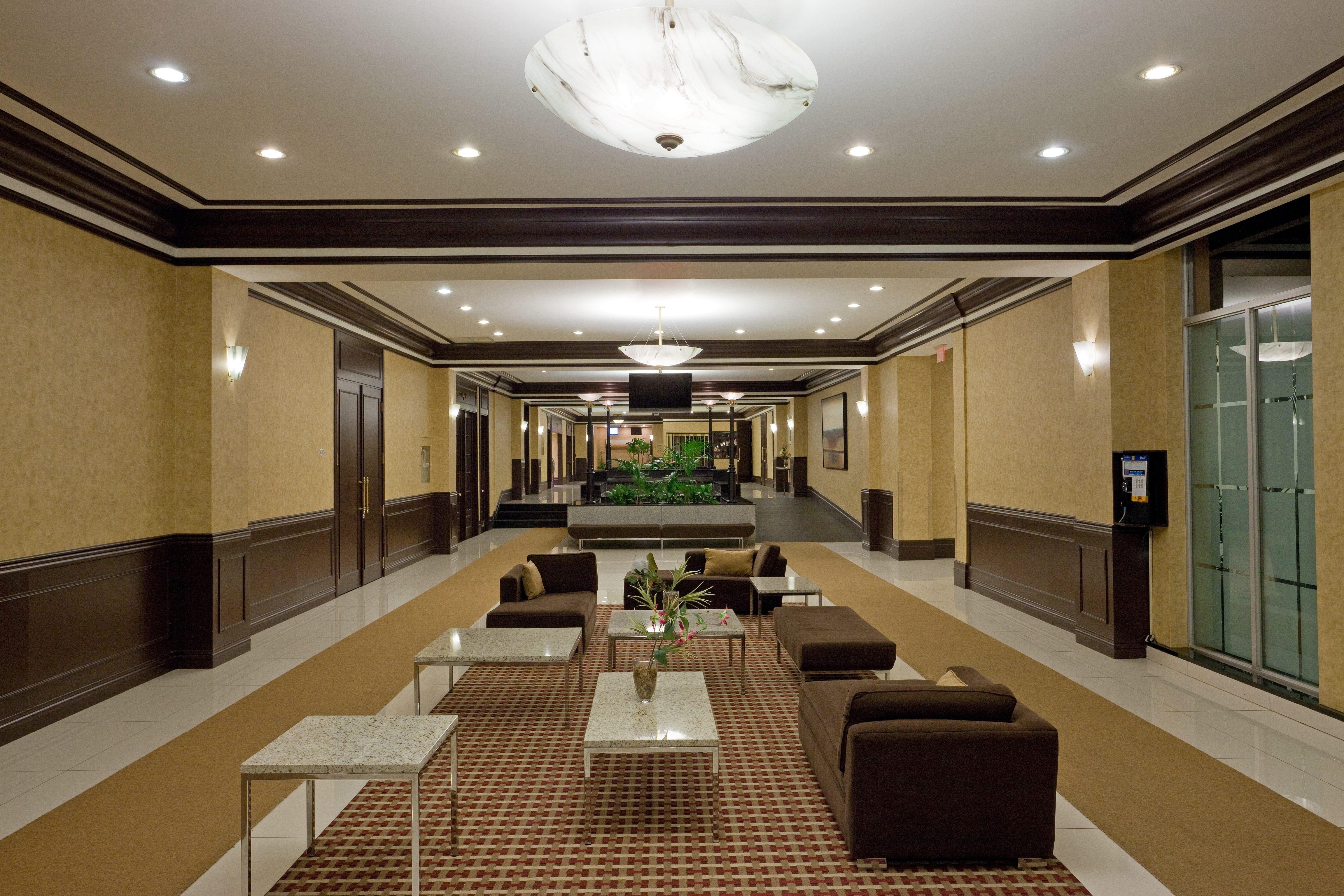 Armon Plaza Montreal Airpt, Trademark Collection By Wyndham Eksteriør billede