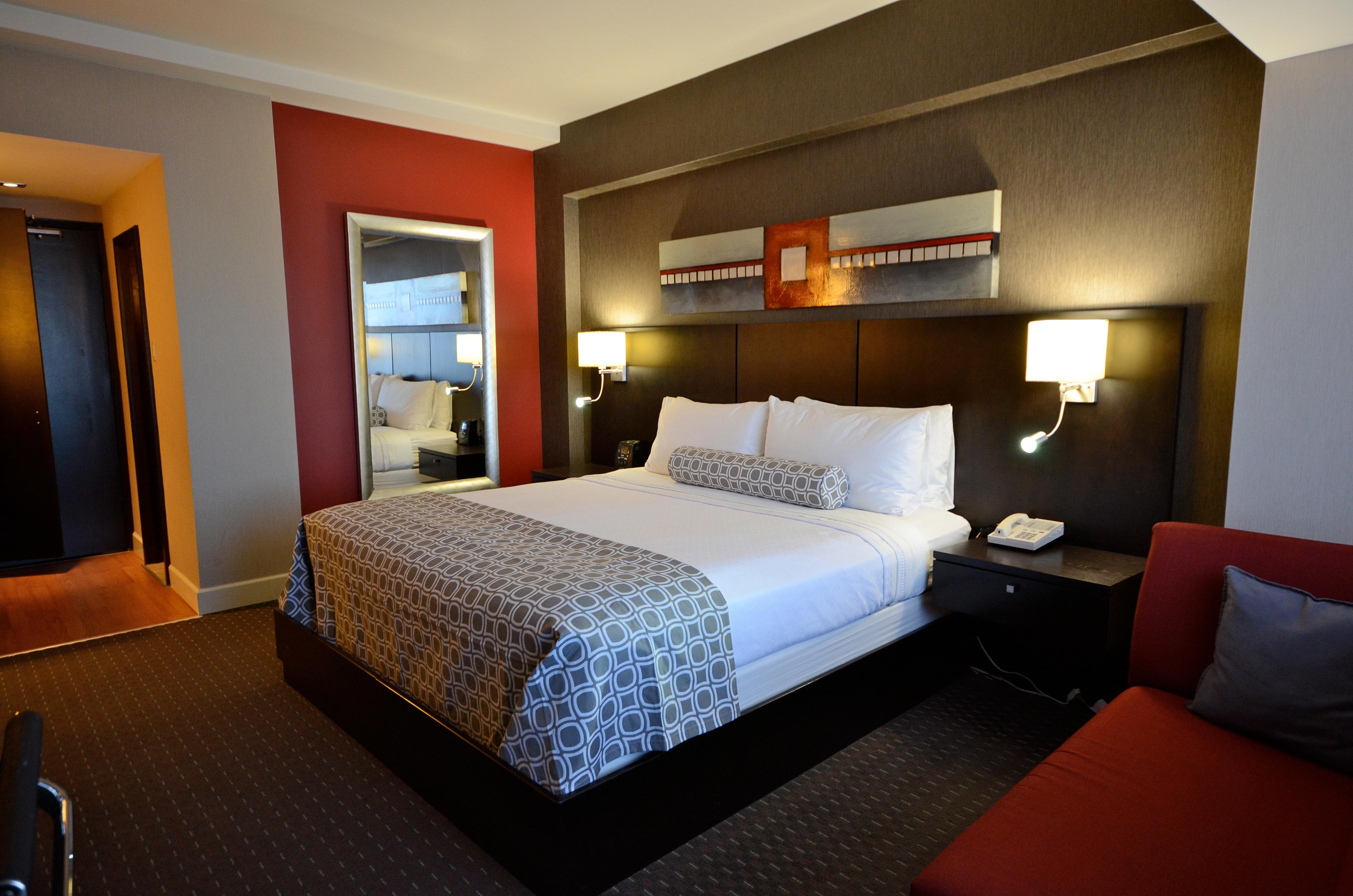 Armon Plaza Montreal Airpt, Trademark Collection By Wyndham Eksteriør billede