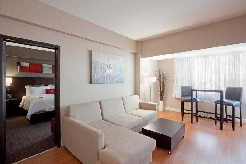 Armon Plaza Montreal Airpt, Trademark Collection By Wyndham Værelse billede