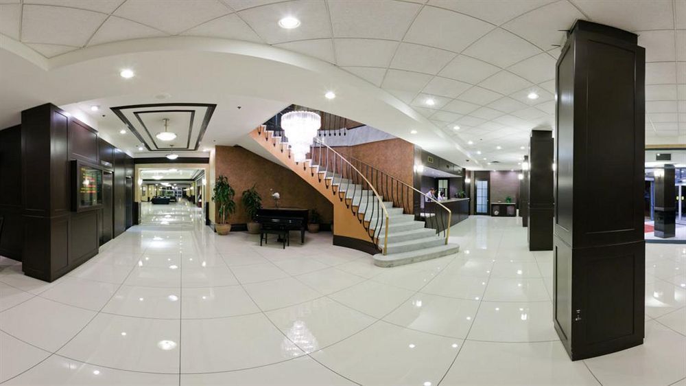 Armon Plaza Montreal Airpt, Trademark Collection By Wyndham Eksteriør billede