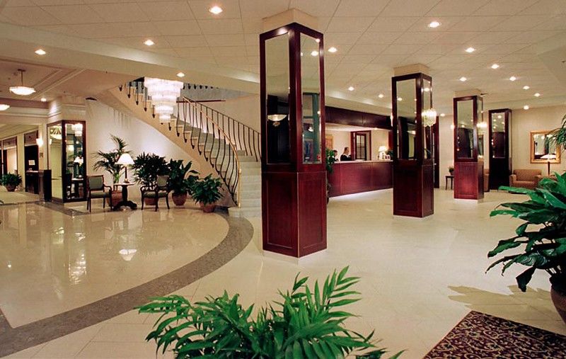 Armon Plaza Montreal Airpt, Trademark Collection By Wyndham Eksteriør billede